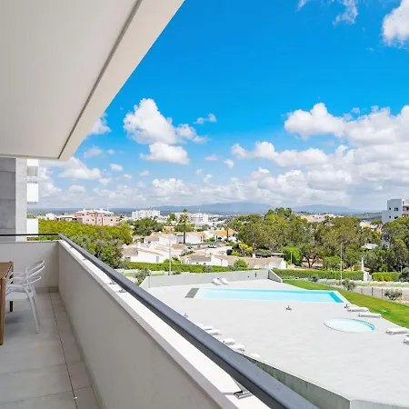 Brenia Luxury 3 Bedrooms Near And Old Town