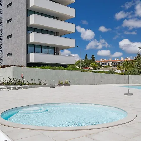 Brenia Luxury 3 Bedrooms Near And Old Town